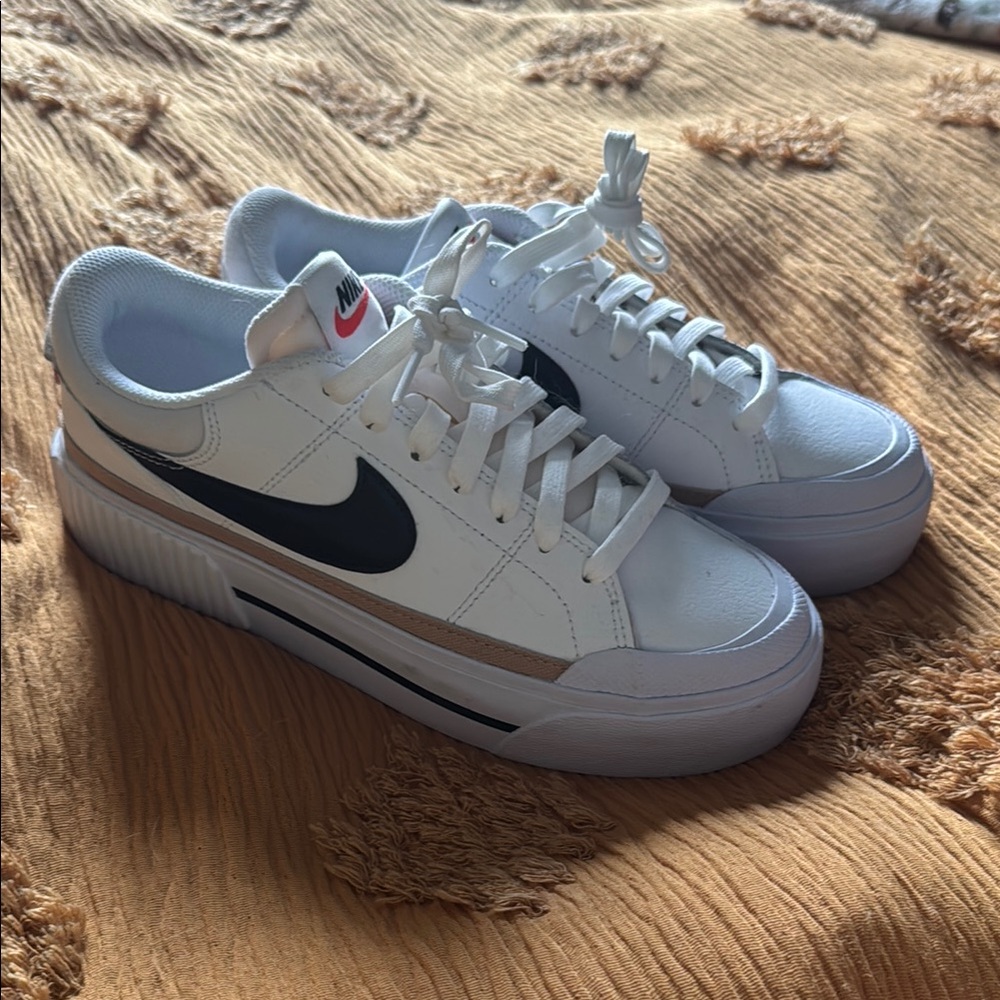 Nike court Legacy